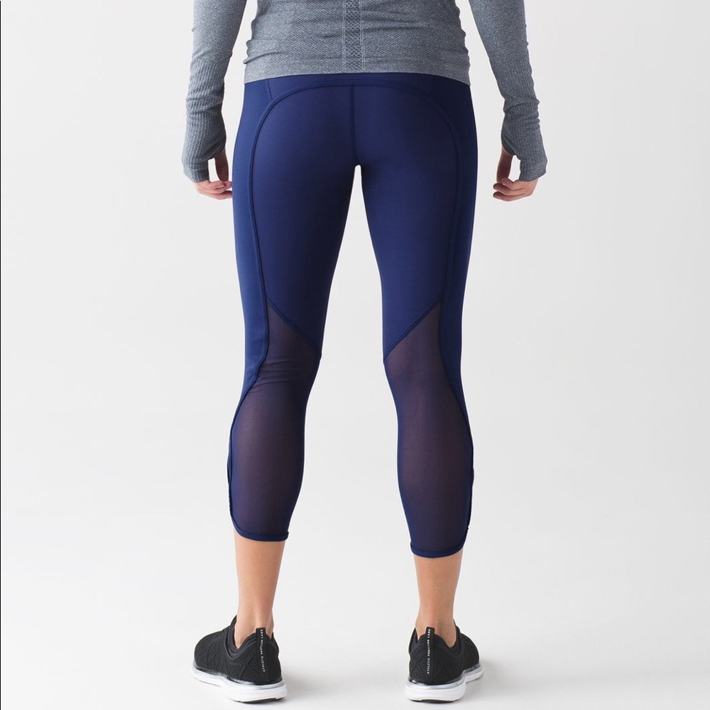 lululemon Beat the Heat Crop Hero Blue